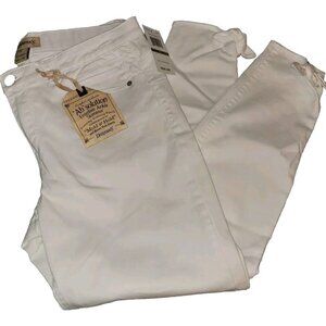 NWT DEMOCRACY White Denim "AB"SOLUTION Slimming Freedom Ankle Skimmer Jeans 14